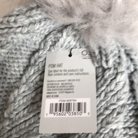 WEST loop POM HAT - Picture 8 of 9